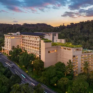 The Golden Crown Hotel Kandy